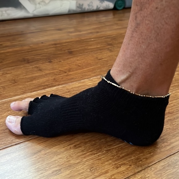 Toezies  (Toeless) The sock for a Pilates & Yoga, Size M/L, NEW IN PACKAGE - Picture 7 of 8